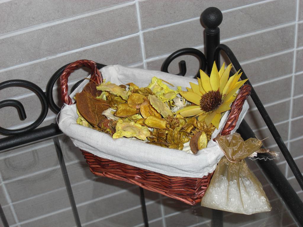 Pietra Preziosa Bed & Breakfast Pietra Ligure Exteriör bild